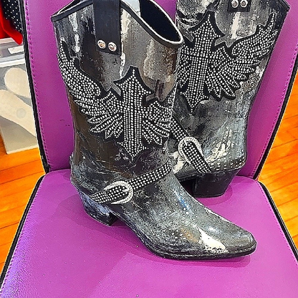 Rubbet Work Boot  Heeled Boots with Metallic Design